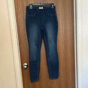 Women’s small lei skinny jeans